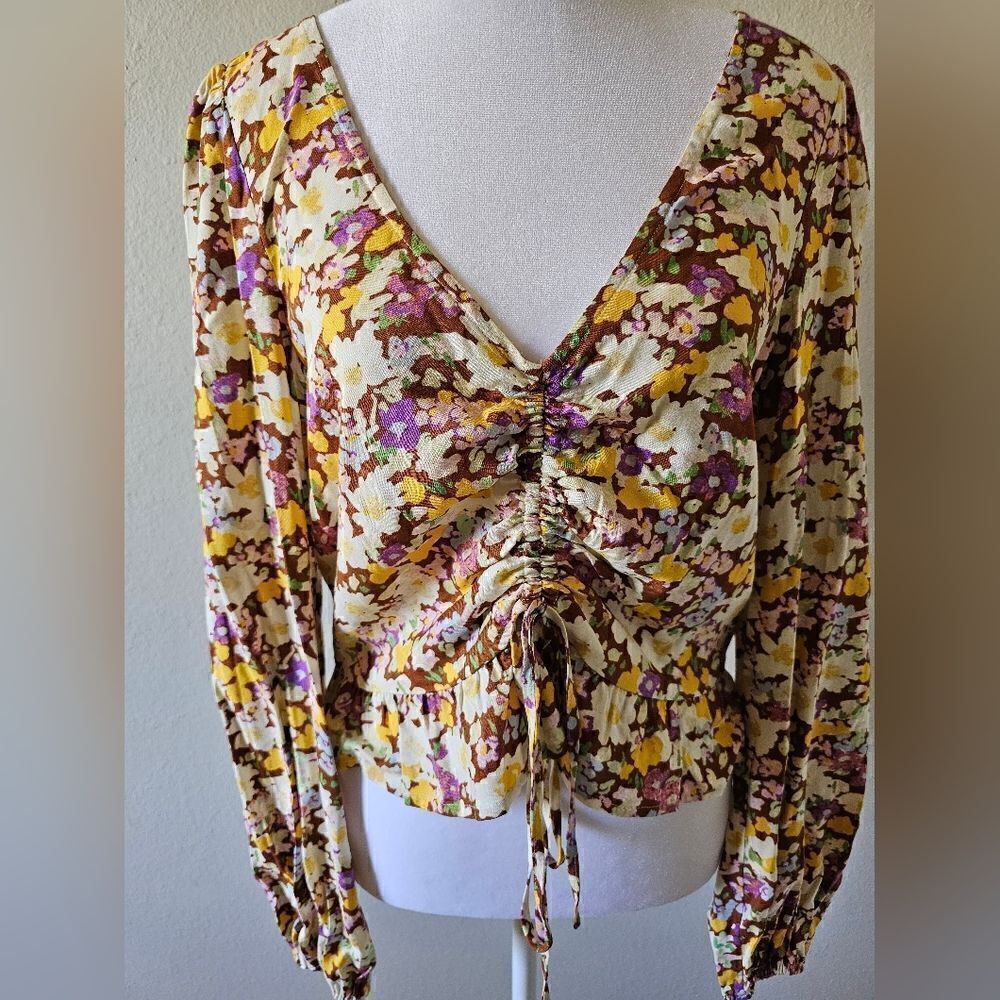 NWT Sanctuary V-Neck Cropped Blouse With Drawstring Medium - Picture 4 of 9